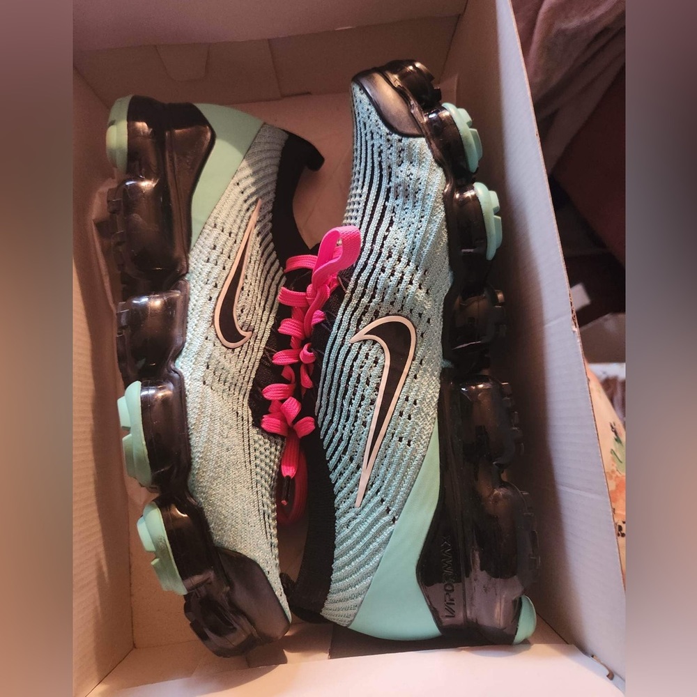 Brand new women's vapormax Miami